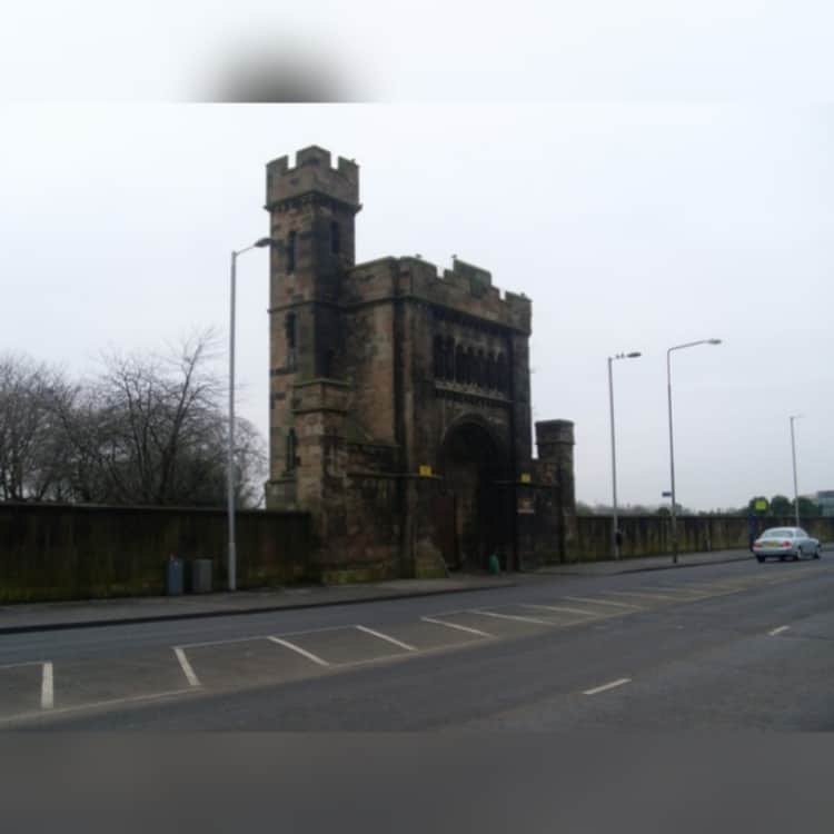 A Wee Bit Gothic: picture of the gateway to the Southern Necropolis